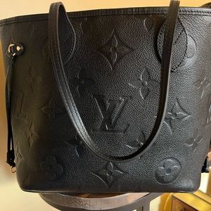 Louis Vuitton Fall 2023 Black Signature tote  bag.